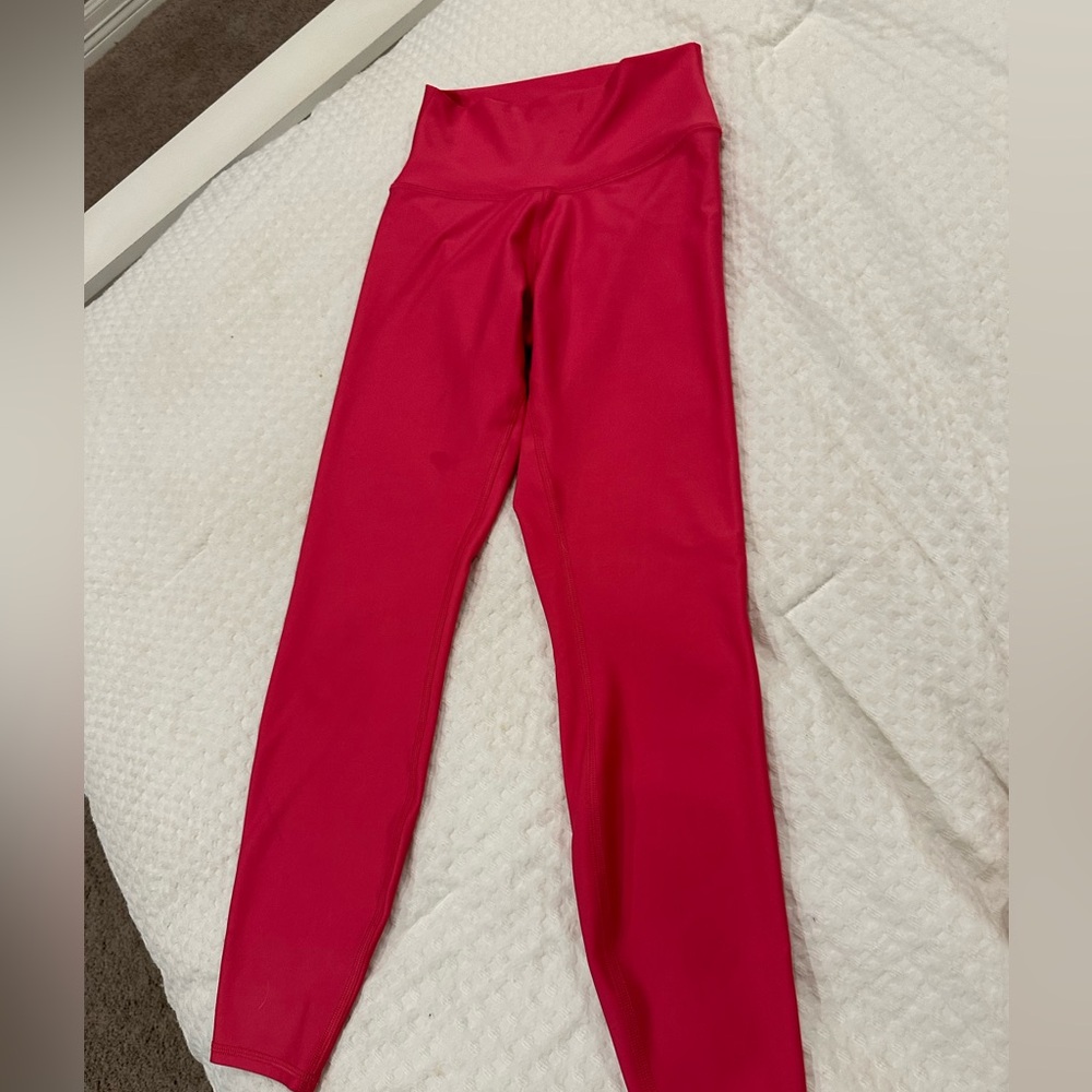 ALO Yoga Fuchsia Performance Top